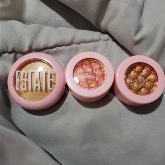 Estate & Ace Beaute makeup - Picture 1 of 4